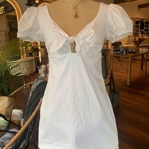 White summer dress w peep hole